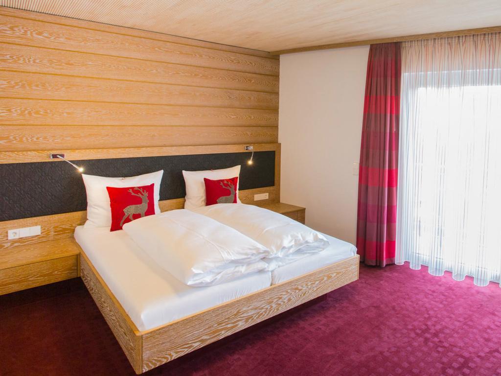 Hotel Kreuz Gaestehaus Und Lauchertbar Mit Terrasse Гаммертинген Экстерьер фото